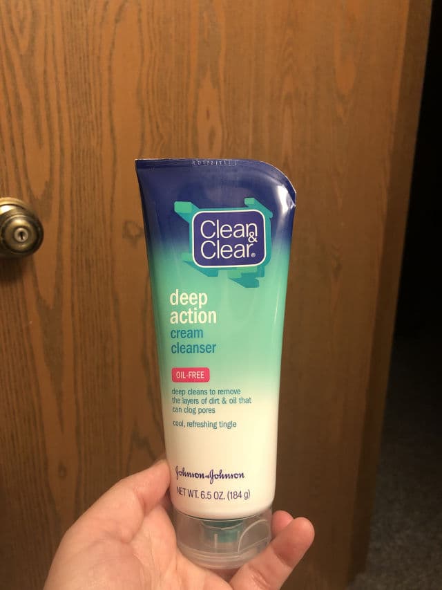Clean & Clear Deep Action Deep Action Cream Skin Cleanser review photo by jennykay49423