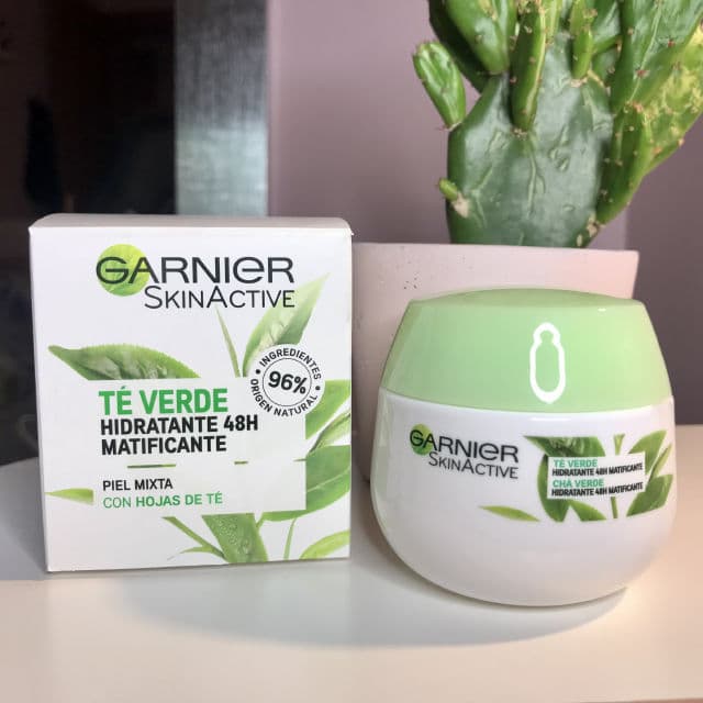 Garnier SkinActive Botanical Day Cream with Green Tea Leaves Hydrate And Mattify review photo by julskincare