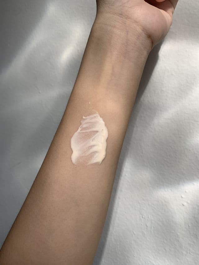 Soap & Glory Make Yourself Youthful Sunshield Superfluid SPF50+ review photo by jinnaee