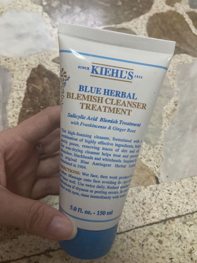 Kiehl's Blue Herbal Acne Cleanser Treatment review photo by johannajeanne
