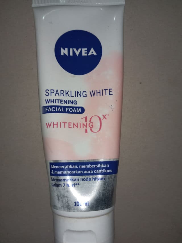 Nivea Sparkling White Whitening Facial Foam review photo by kansha