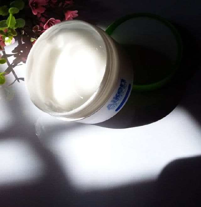 Aiken Tea Tree Oil Moisturizer review photo by nrzlkha