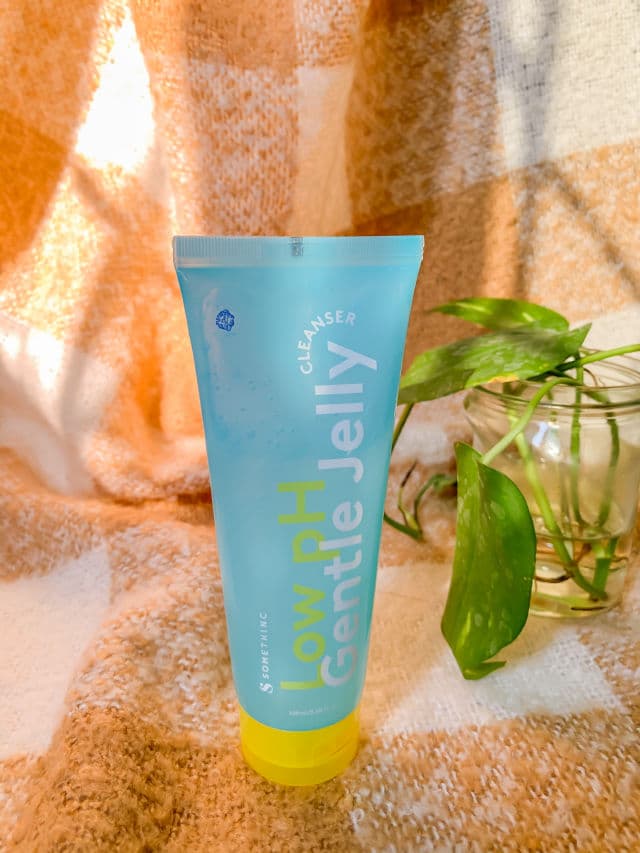 Somethinc Low pH Gentle Jelly Cleanser review photo by kiarafelisha