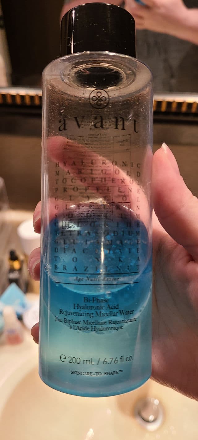 Avant Skincare Bi-Phase Hyaluronic Acid Rejuvenating Micellar Water review photo by kikid0521