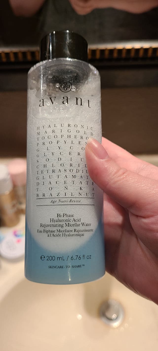 Avant Skincare Bi-Phase Hyaluronic Acid Rejuvenating Micellar Water review photo by kikid0521
