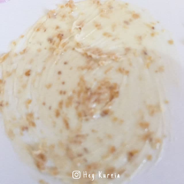 Wardah Nature Daily Exfoliating Scrub Capsule Mask -  Milky Oat review photo by kurniaashari
