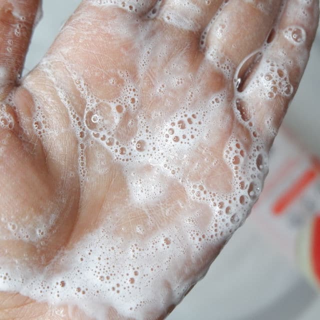 Pond's Juice Collection Cleanser Watermelon Extract review photo by kurniaashari