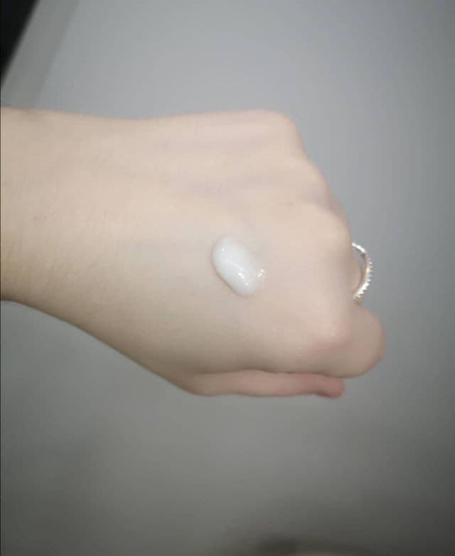 LABIOTTE UV Veil Moisture Sun Essence review photo by lanubedejuanilp