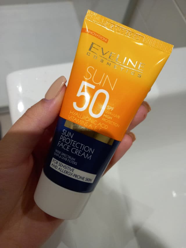 Eveline Cosmetics Sun SPF 50 Sun Protection Face Cream review photo by lauralaura