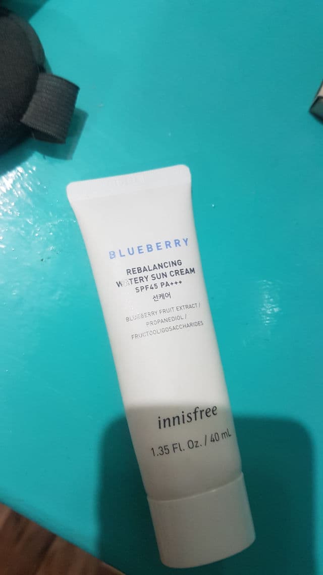INNISFREE Blueberry Rebalancing Watery Sun Cream SPF37 review photo by lavenderlover