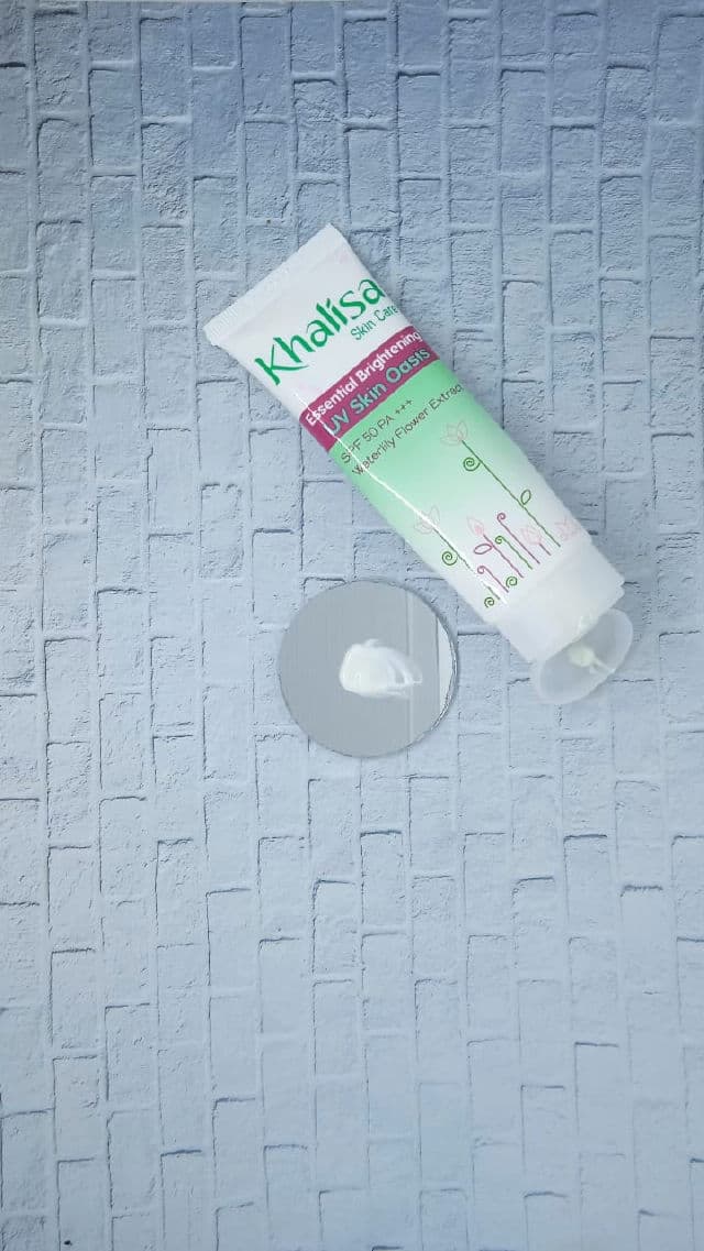Khalisa Essential Brightening UV Skin Oasis SPF 50 PA +++ review photo by lazhimah