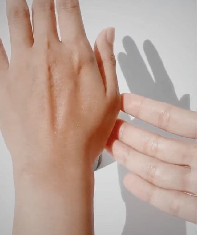 Abib Heartleaf Sun Essence Calming Drop SPF50+ PA++++  review photo by ledykarins