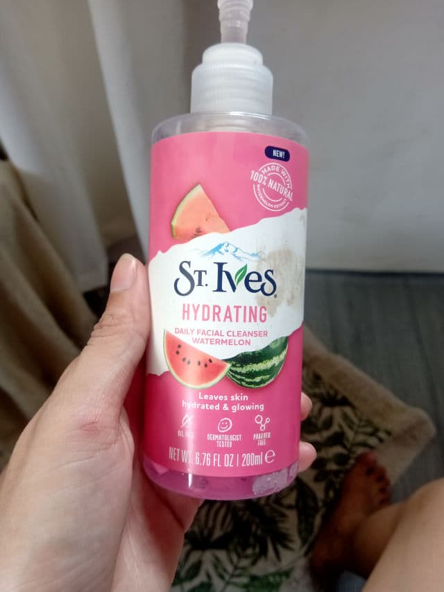 St. Ives Hydrating Watermelon Daily Cleanser review photo by lgvegafria