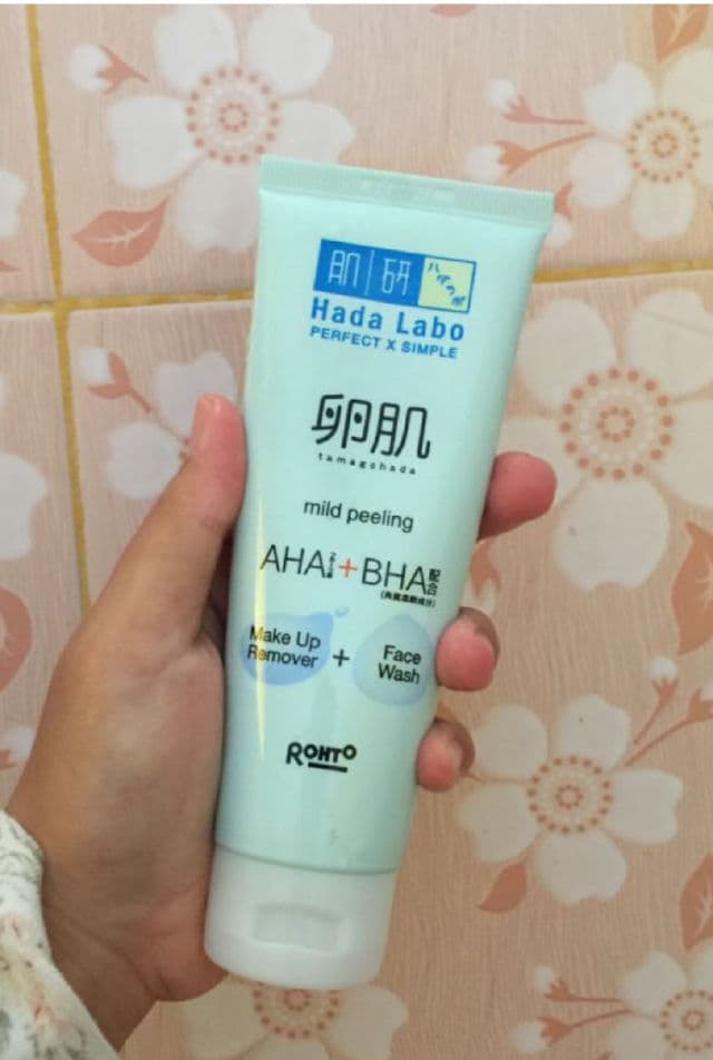 Hada Labo Tamagohada Mild Peeling Face Wash Remover review photo by lismagiovani