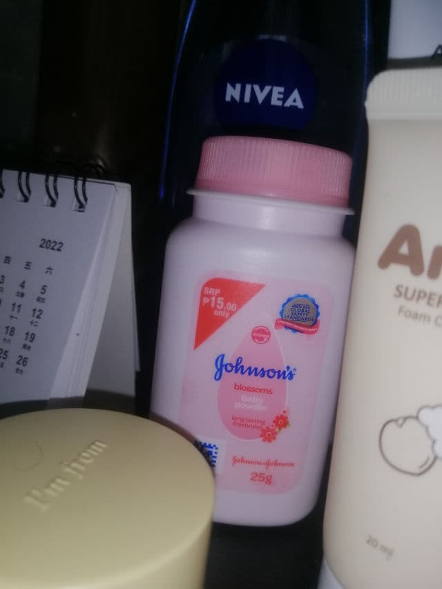 Johnson's Baby Powder review photo by lovelineeess