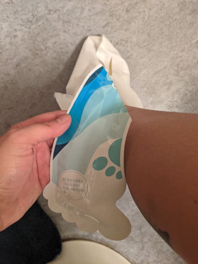 TONYMOLY Shiny Foot Super Peeling Liquid review photo by lusitania