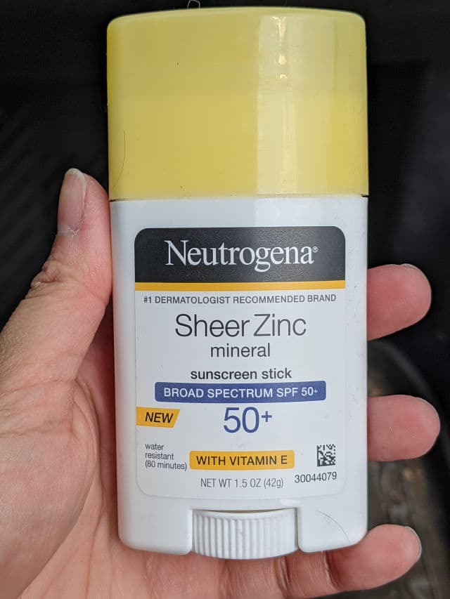Neutrogena Sheer Zinc Mineral Sunscreen Stick Broad Spectrum SPF 50+ review photo by lusitania