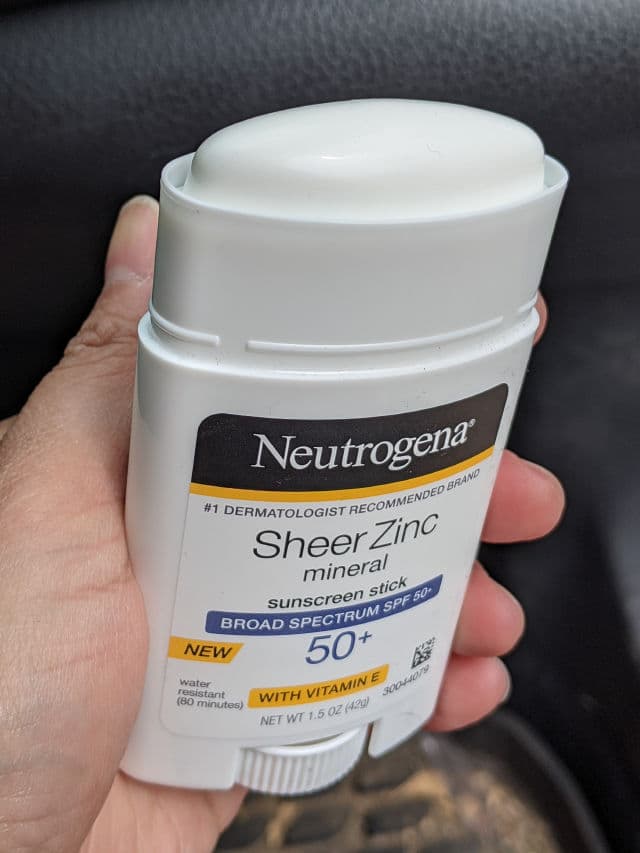 Neutrogena Sheer Zinc Mineral Sunscreen Stick Broad Spectrum SPF 50+ review photo by lusitania
