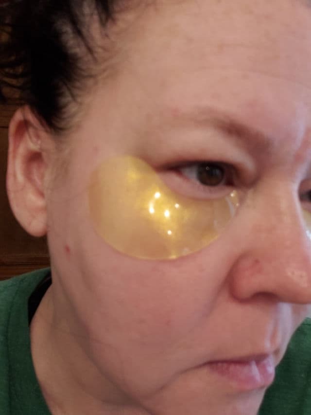 Soon Skincare Golden Eye 24K Gold Hydrogel Eye Patches review photo by lynncochran71