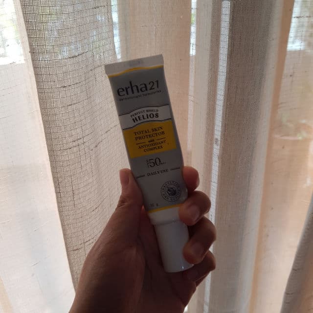 ERHA Perfect Shield Helios Daily Sunscreen SPF50 PA+++ review photo by buttersugakookie