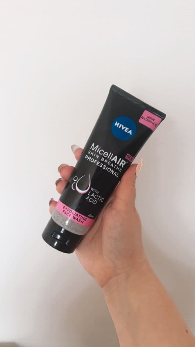 Nivea MicellAIR Pro Exfoliating Face Wash review photo by maddieinlondon11