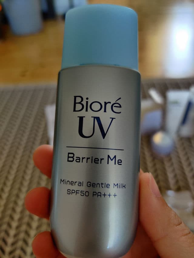 Biore UV Barrier Me Mineral Gentle Milk SPF 50 PA+++ review photo by mariaamalie