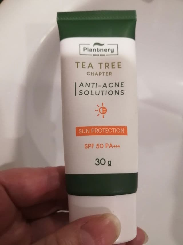 Plantnery Tea Tree Sunscreen Acne Oil Control SPF 50 PA +++ review photo by mariamar
