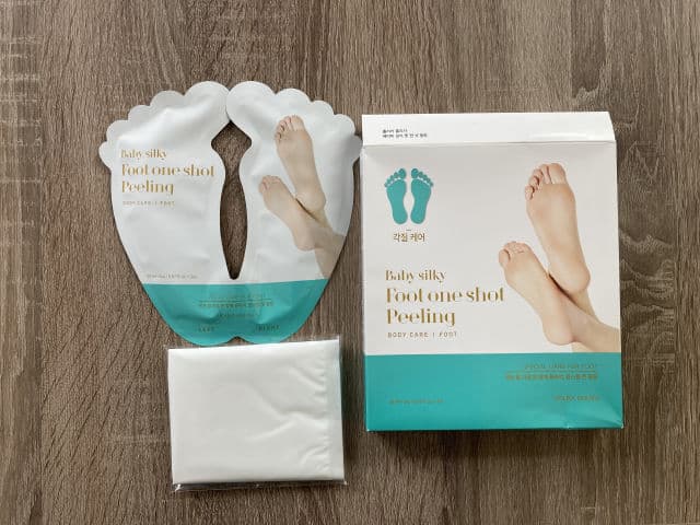 HOLIKA HOLIKA Baby Silky Foot One Shot Peeling Foot Pack review photo by marina4ever