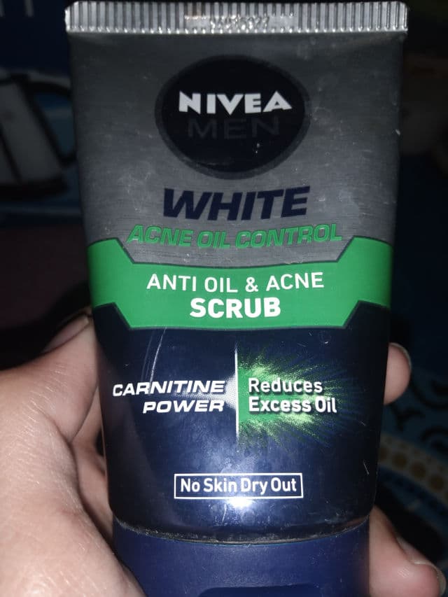 Nivea Men Whitening Acne Oil Control Cleanser & Scrub review photo by markep