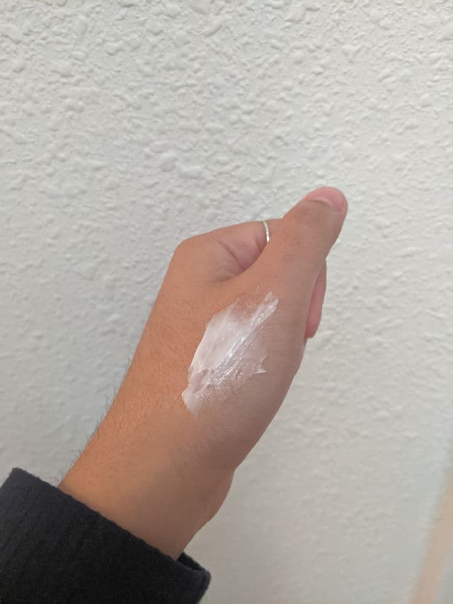 La Roche-Posay Lipikar Balm AP + Body Cream review photo by skinandletters