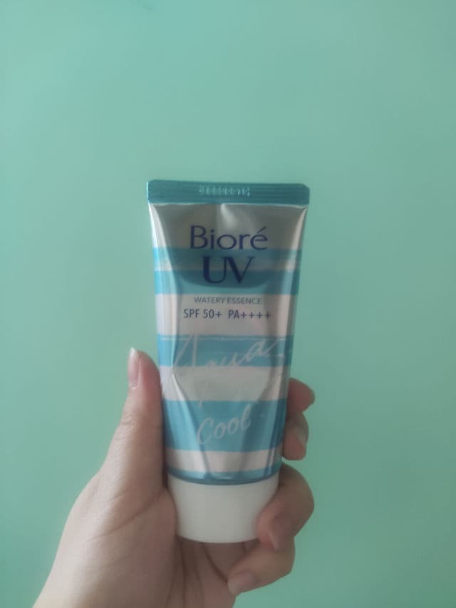 Biore Aqua Rich Watery Essence Cool with SPF50+PA++++ review photo by maypiing