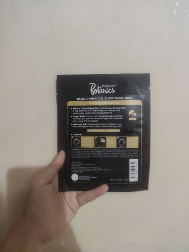 Mentholatum Botanics Bamboo Charcoal Black Facial Mask (Purifying & Moisturizing) review photo by maypiing
