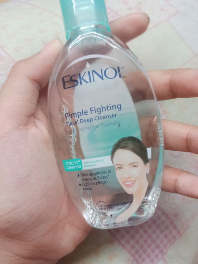 Eskinol Pimple Fighting Facial Cleanser review photo by strawberryberi
