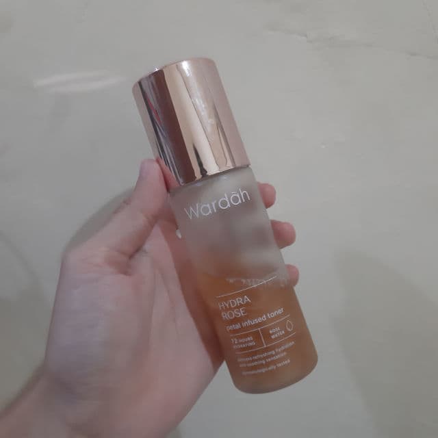 Wardah Hydra Rose Petal Infused Toner review photo by megazullfiana