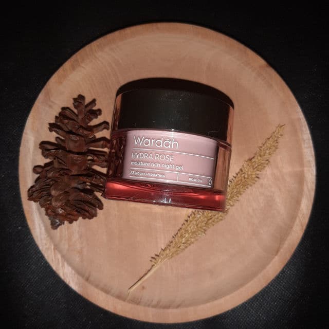 Wardah Hydra Rose Moisture Rich Night Gel review photo by megazullfiana