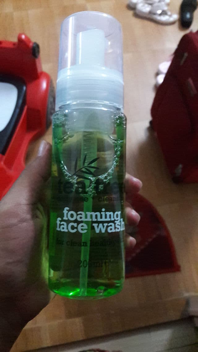 tea tree Foaming Face Wash review photo by meumeu