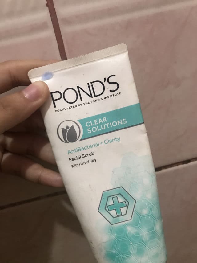 Pond's Acne Clear Face Wash review photo by mics
