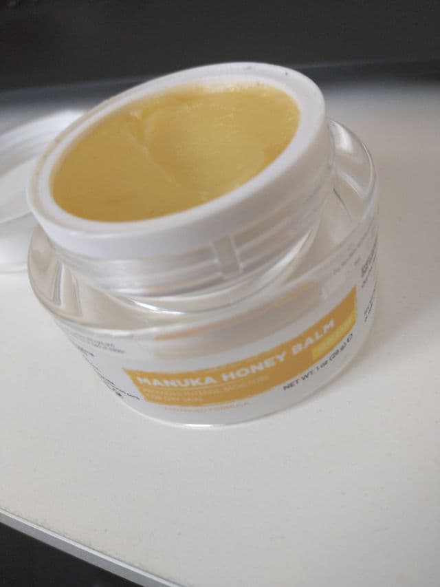 Pureauty Naturals Manuka Honey Balm review photo by midnightmoonmakeup