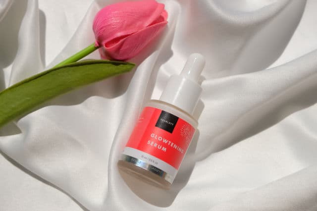 Scarlett Whitening Glowtening Serum review photo by missedvivian