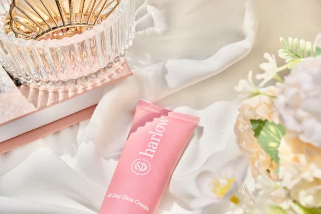 Harlow All Day Glow Cream review photo by missedvivian