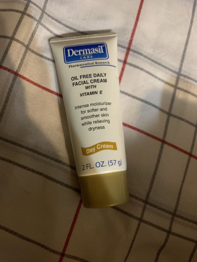 Dermasil Labs Oil Free Daily Facial Cream review photo by mmskin