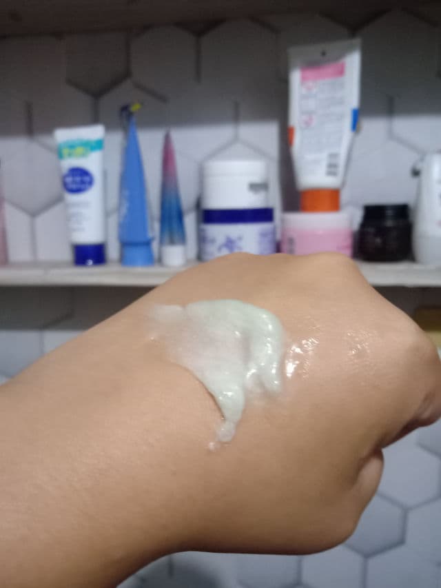 Mentholatum Acnes Creamy Wash review photo by mochiface
