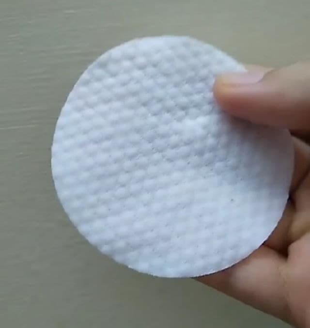 Ariul Smooth & Pure Peeling Toner Pad review photo by Skinieee