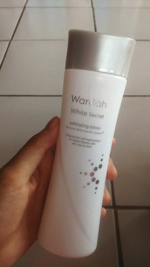 Wardah White Secret Exfoliating Lotion review photo by novtwenique