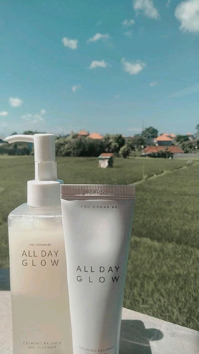ALL DAY GLOW Calming Balance Gel Cleanser review photo by moovin