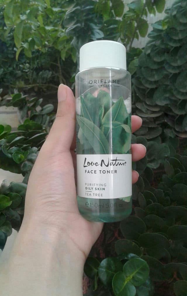 Oriflame Love Nature Tea Tree Toner review photo by Skincarehaircare18