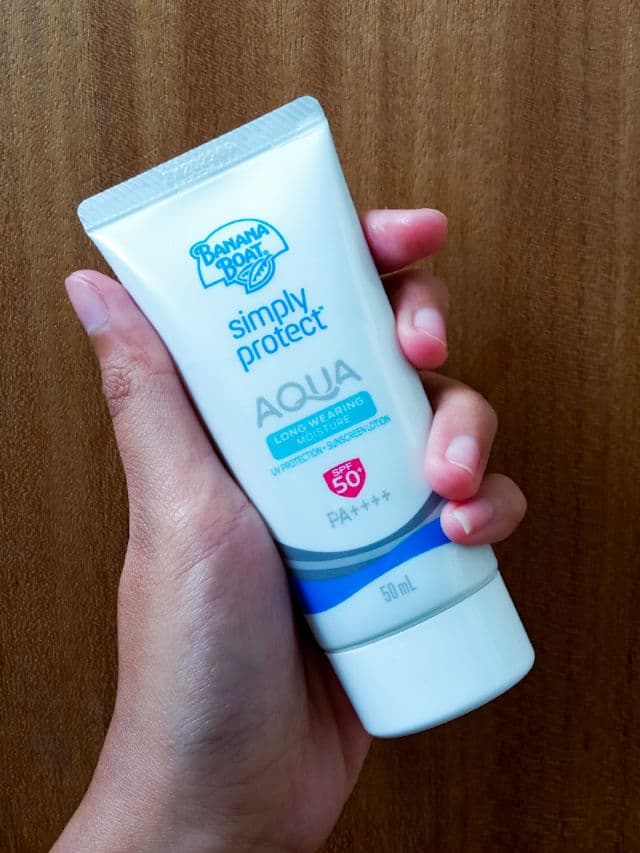 Banana Boat Simply Protect Aqua Long Wearing Moisture SPF50 review photo by nadiarizqi