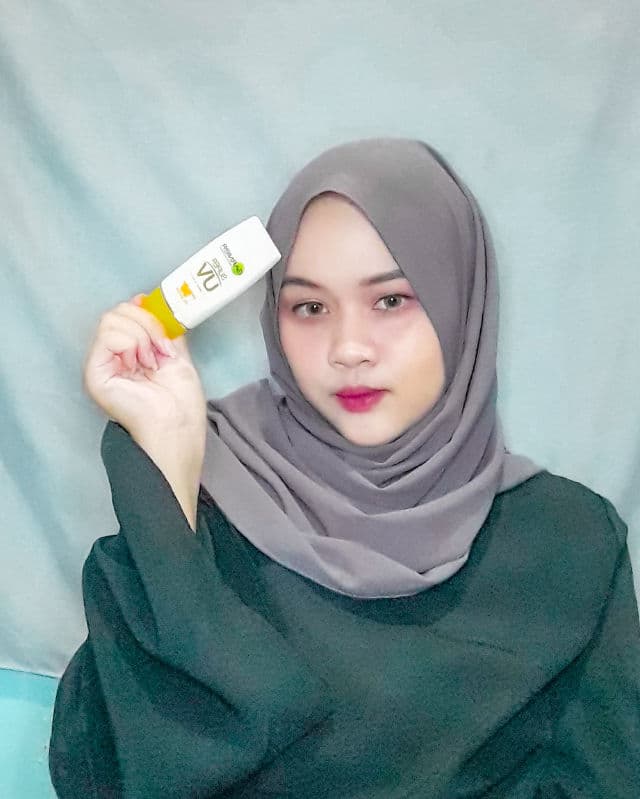 Garnier Skin Naturals Light Super UV SPF50 review photo by nadiyahfrht