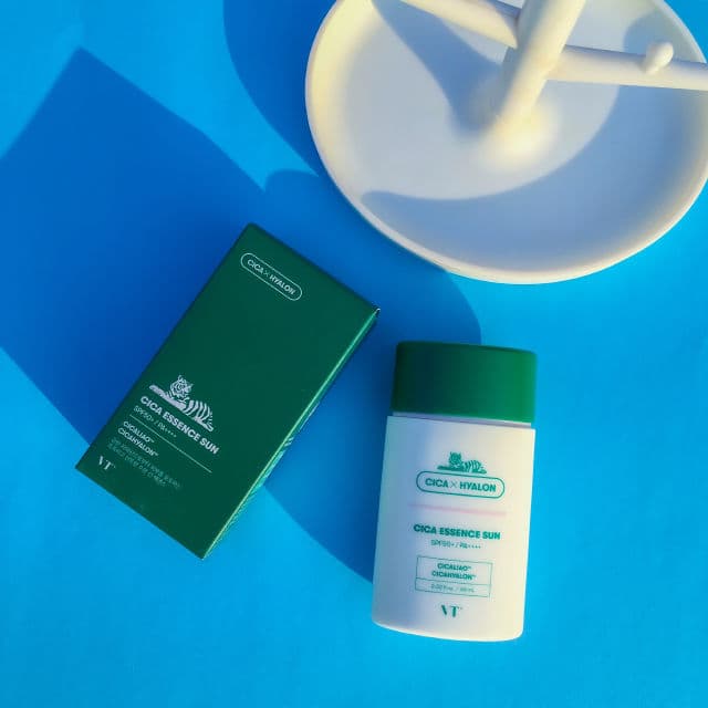 VT COSMETICS Cica Essence Sun SPF50+ PA ++++ review photo by naiadskin