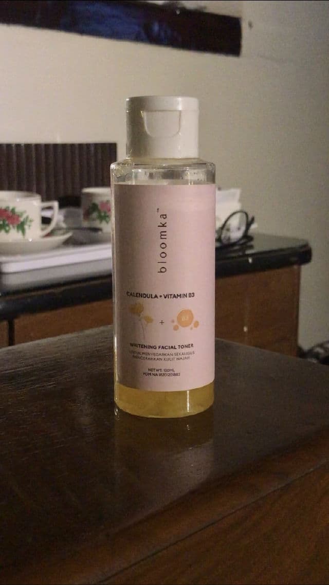 Bloomka Calendula+B3 Whitening Toner review photo by ziaizza